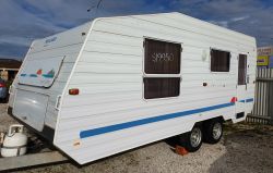 2002 MILLARD HERITAGE CARAVAN